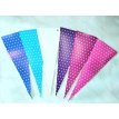 Banderín Cartulina Lunares Grande 32 cm. (10 triangulitos)